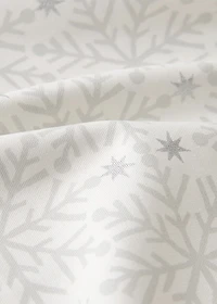 Tablecloth with Christmas snowflake printed motif for 8 to 10 diners
