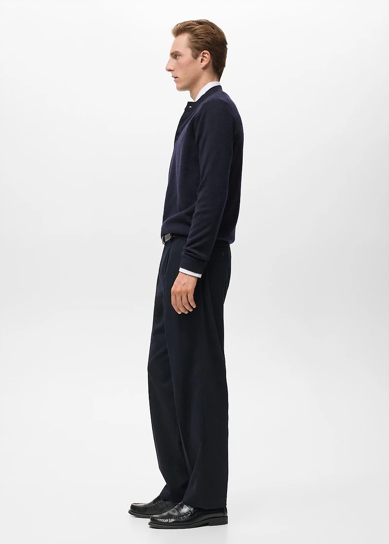 100% extra-fine wool knitted sweater