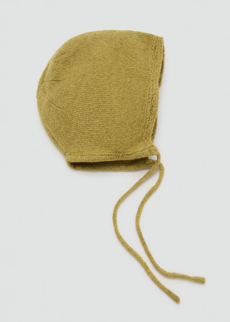Knitted bonnet