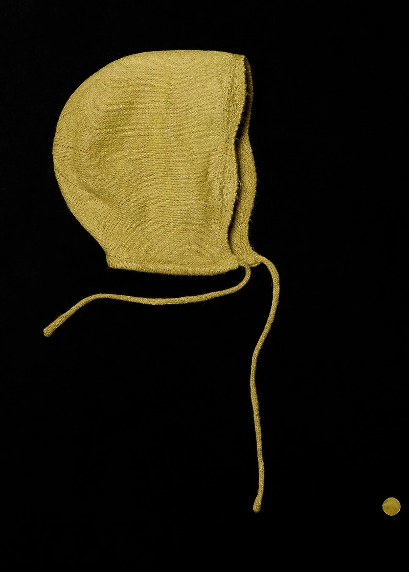 Knitted bonnet