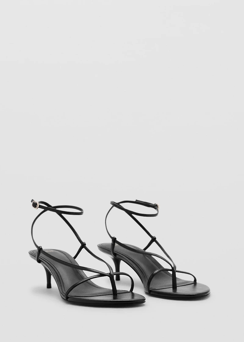 Heeled sandals with thin strap
