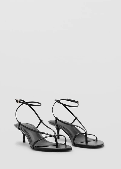Heeled sandals with thin strap