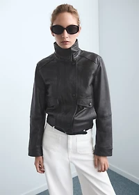 High-waisted wide-leg jeans with pockets