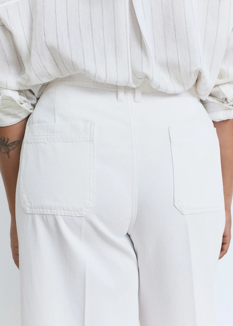 High-waisted wide-leg jeans with pockets