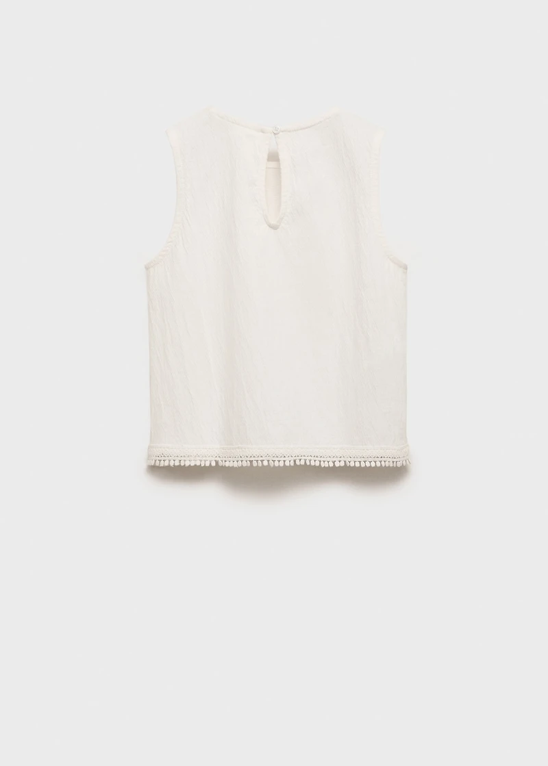 Textured embroidered t-shirt