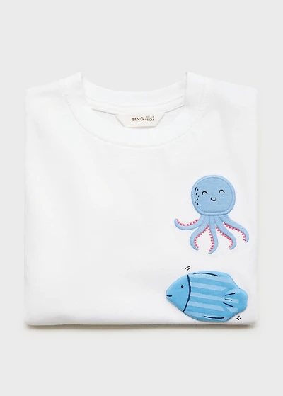 Embossed design T-shirt