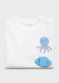 Embossed design T-shirt