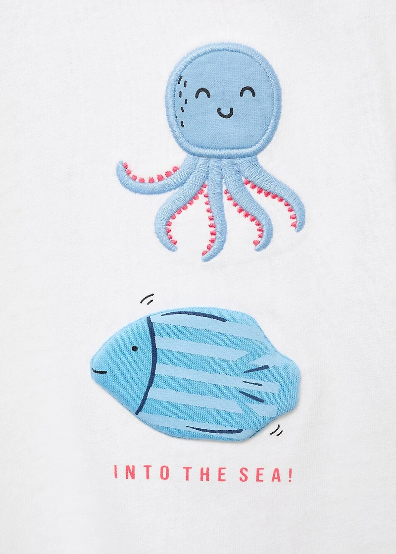 Embossed design T-shirt