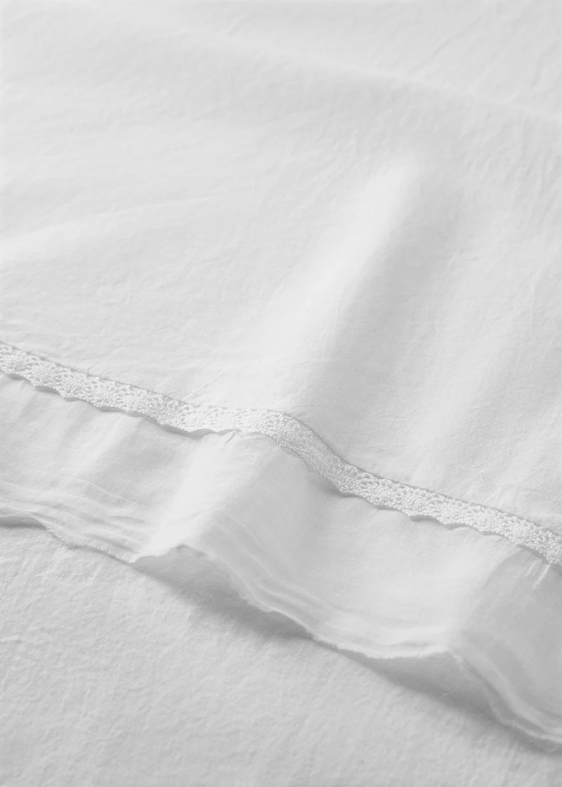 Washed cotton top sheet with lace flounces for crib