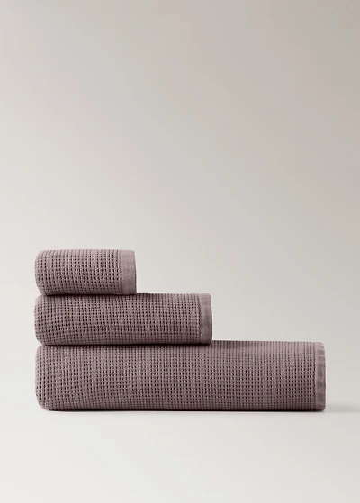 Reversible cotton guest towel
