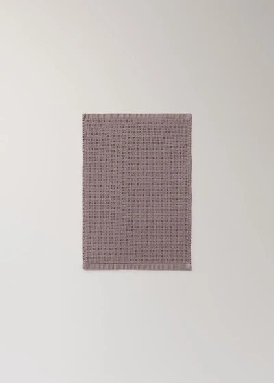 Reversible cotton guest towel