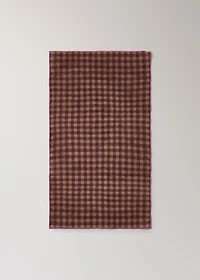 Cotton check-print washbasin towel with overlock stitching