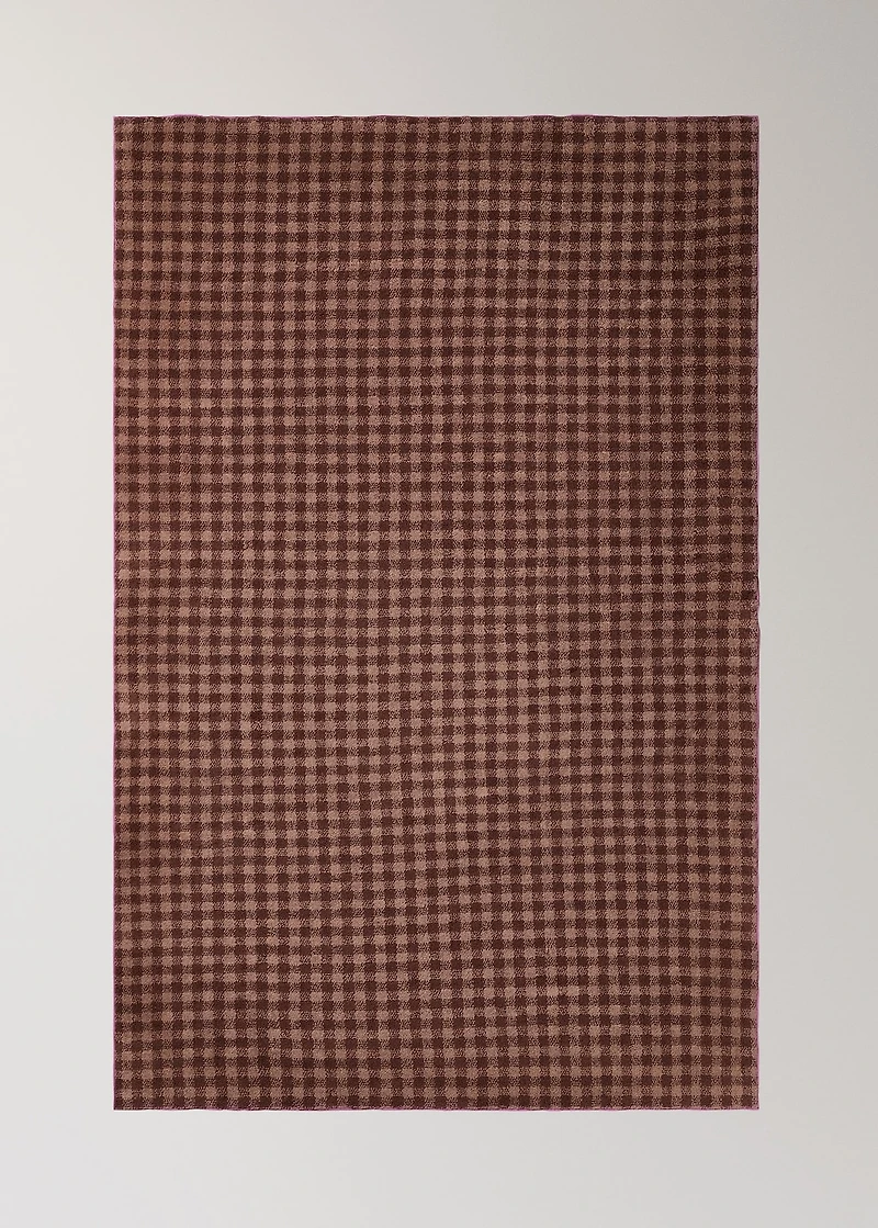 Cotton check-print bath towel with overlock stitching
