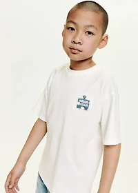 Textured embroidered t-shirt