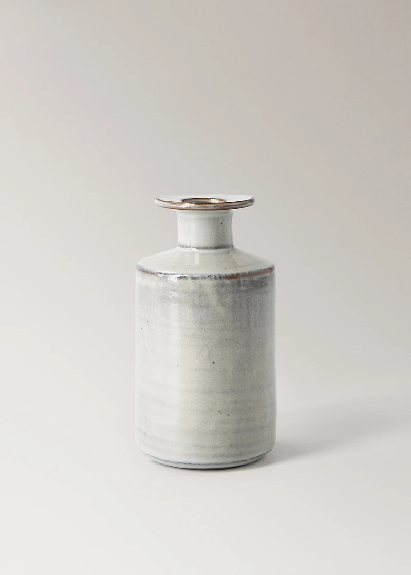Stoneware vase with bottle design