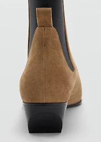 Heel suede ankle boot