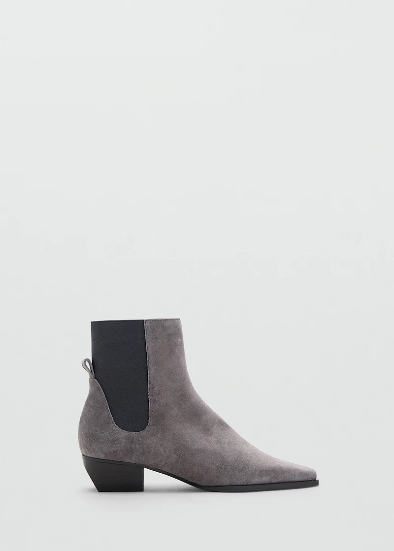 Heel suede ankle boot