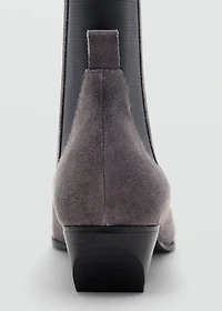 Heel suede ankle boot