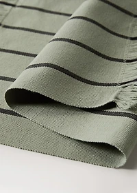 Striped placemats with tassels