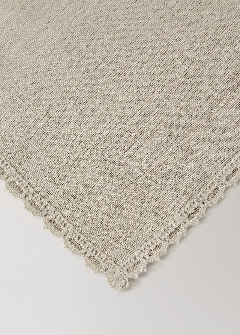 Linen placemat with lace edging