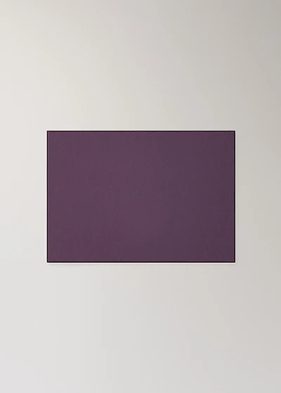 100% resin-coated linen placemat with contrasting overlock stitching