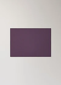 100% resin-coated linen placemat with contrasting overlock stitching