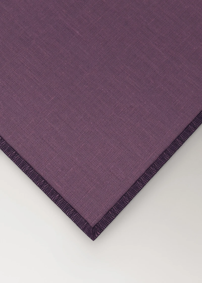 100% resin-coated linen placemat with contrasting overlock stitching