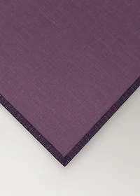 100% resin-coated linen placemat with contrasting overlock stitching