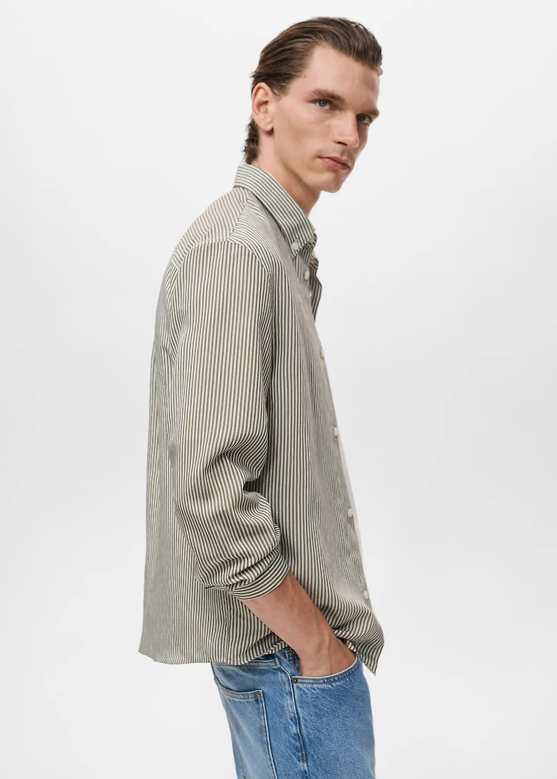 Regular fit striped print shirt