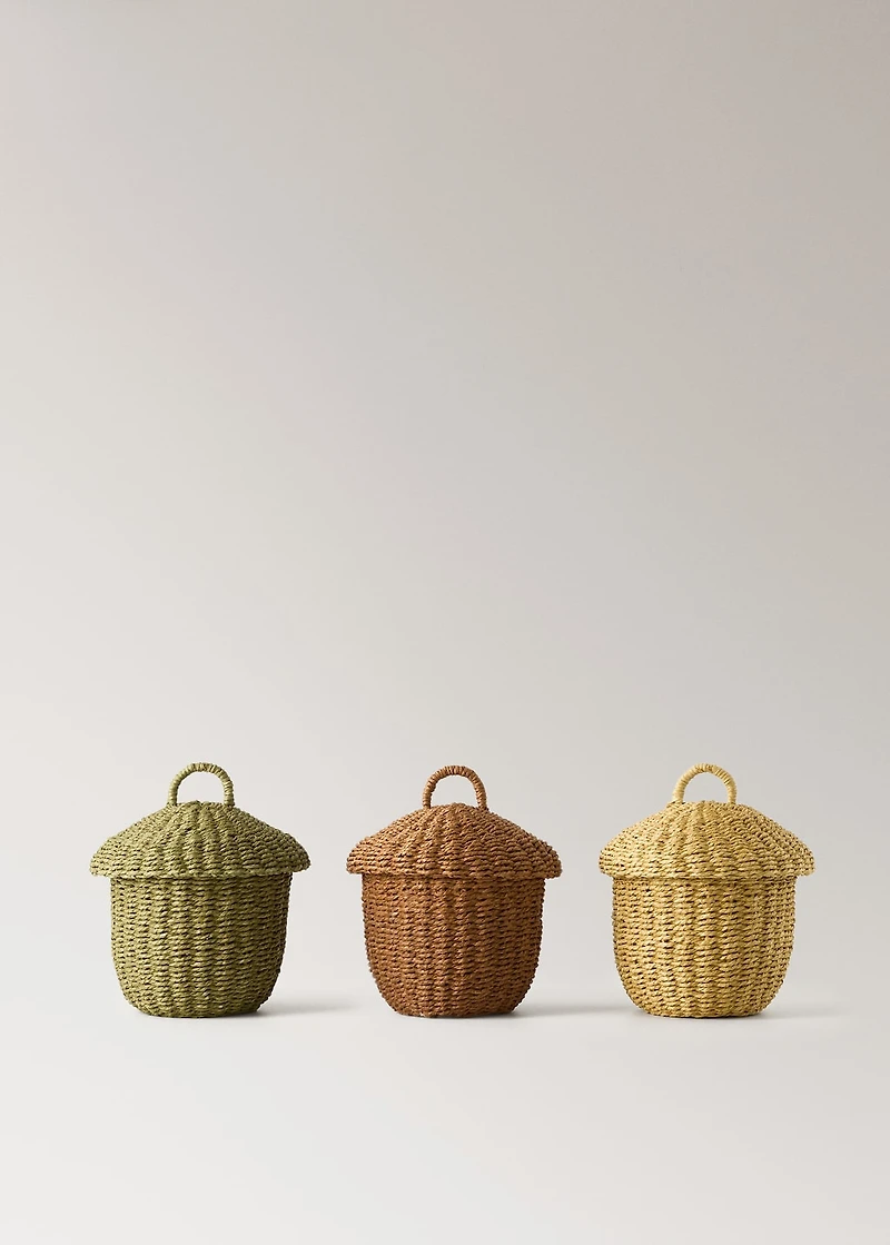Children’s paper basket with acorn design