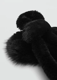 Fur-effect scarf