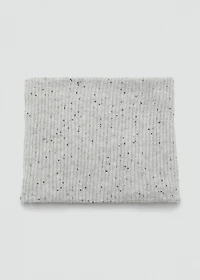 Knitted scarf with sequins