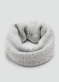 Knitted scarf with sequins