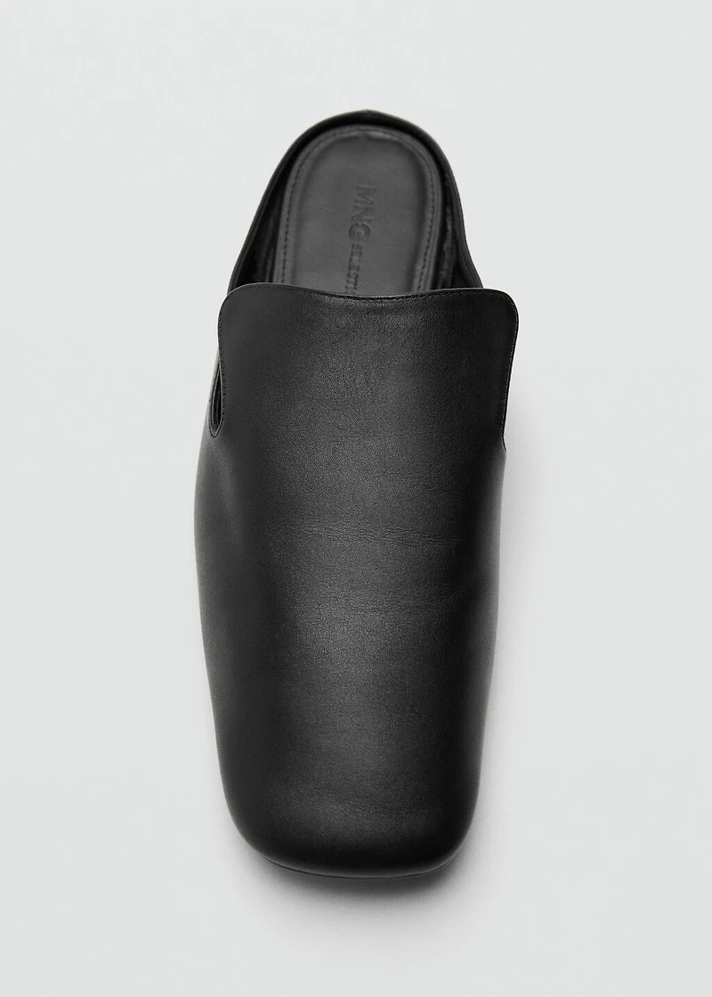 Square toe leather shoe