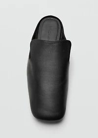Square toe leather shoe