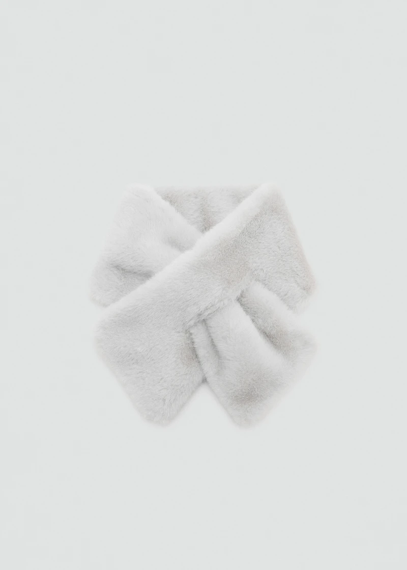 Fur-effect scarf