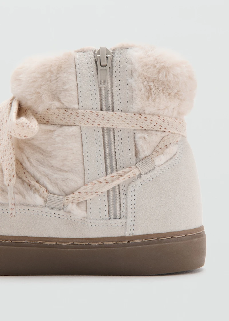 Ankle boots with leather accents