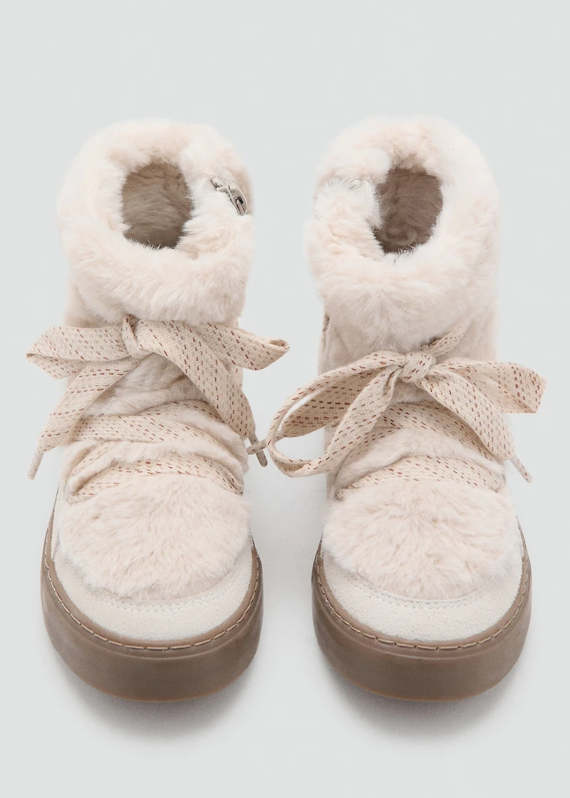 Ankle boots with leather accents