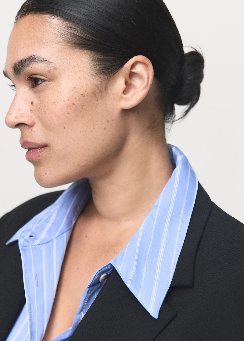 Straight blazer with flap pockets