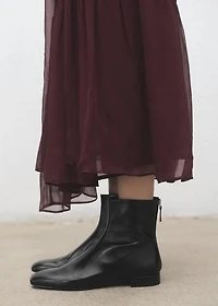 Zipped leather ankle boots