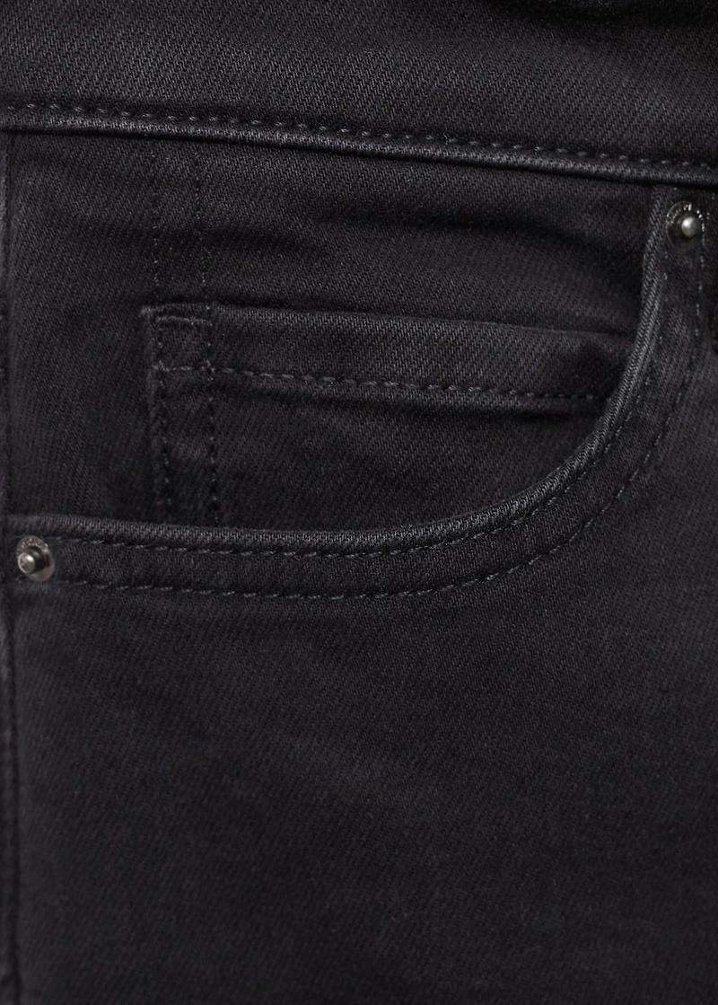 Mid-rise skinny jeans