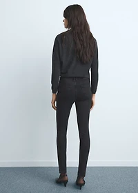 Mid-rise skinny jeans