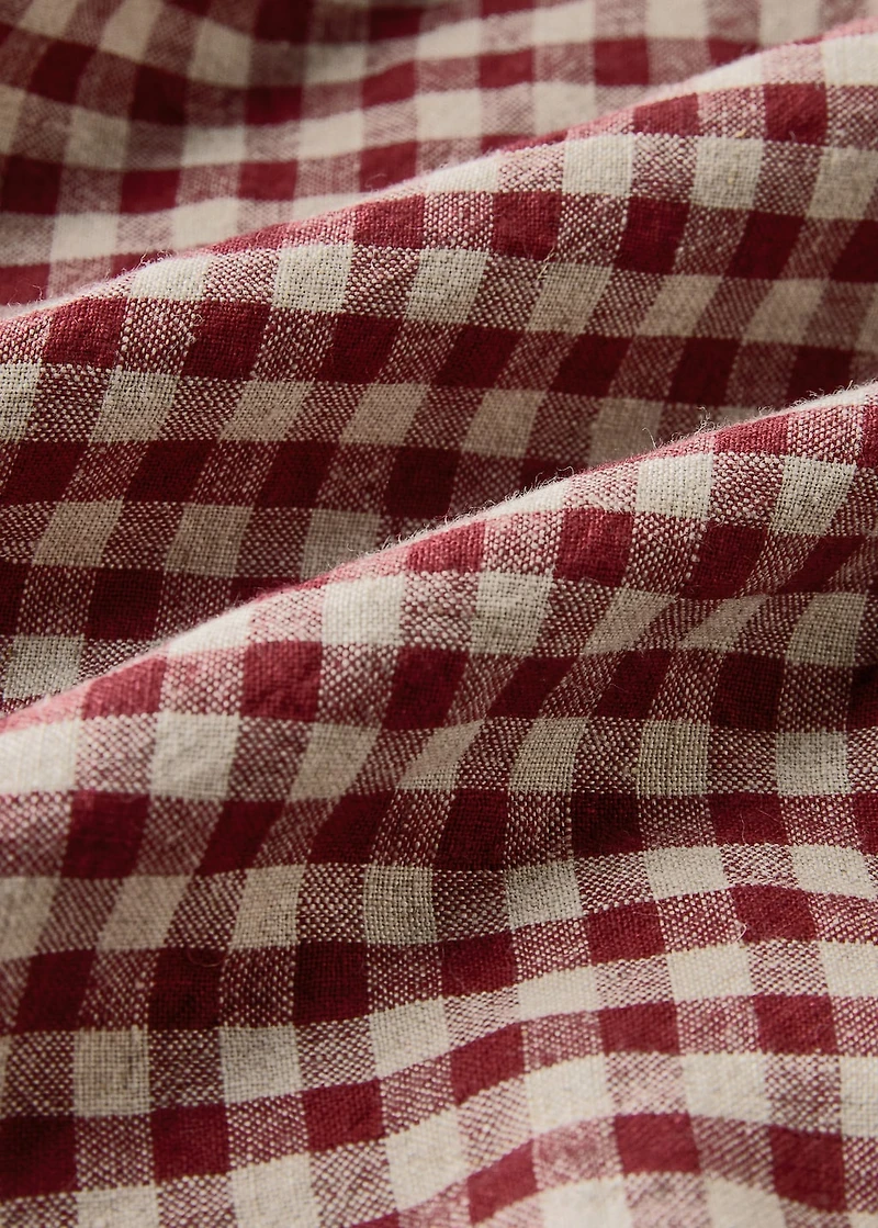 Gingham checked linen tablecloth for 8 to 10 diners