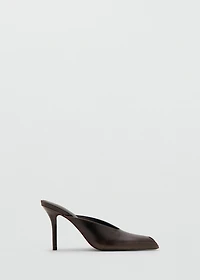 Open-toe leather shoes