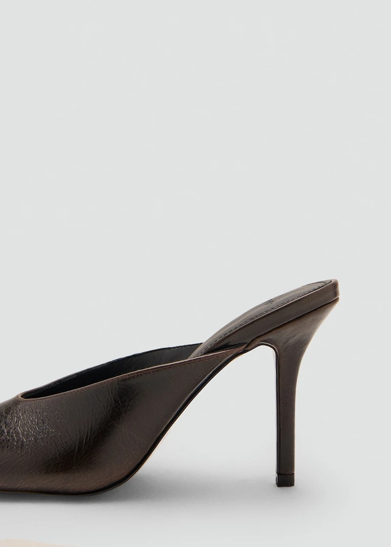 Open-toe leather shoes