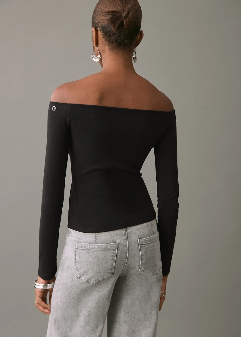 Boat-neck t-shirt with studs