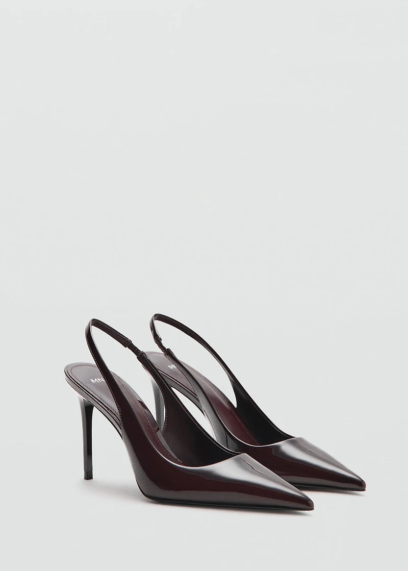 Patent leather heel shoes