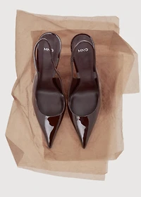 Patent leather heel shoes