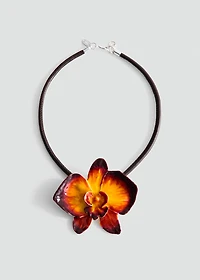 Maxi-flower stiff collar