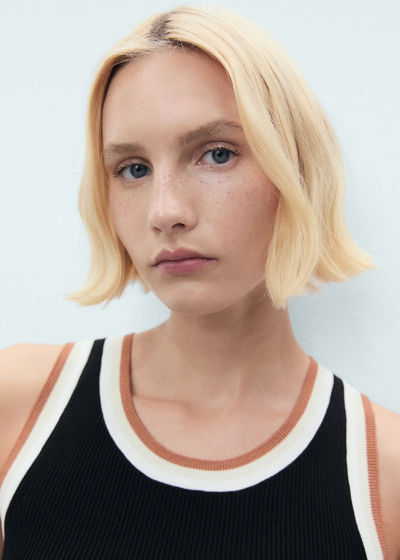 Knitted top with contrast details